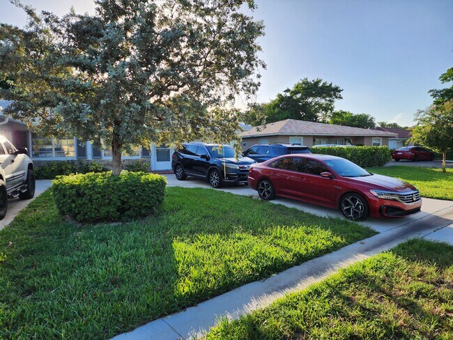 Building Photo - 3560 NW 110th Ave