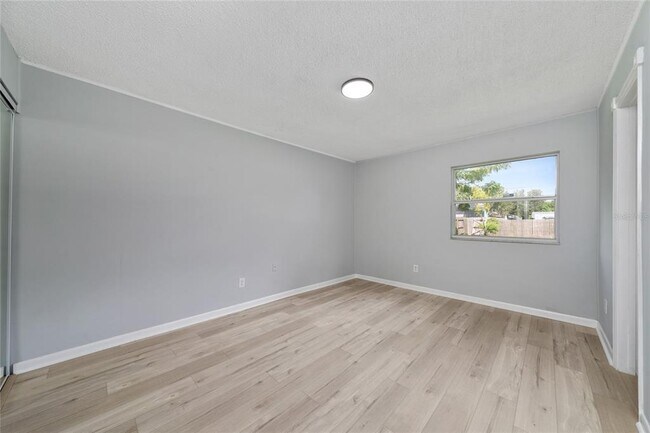 Building Photo - 1034 Falcon St