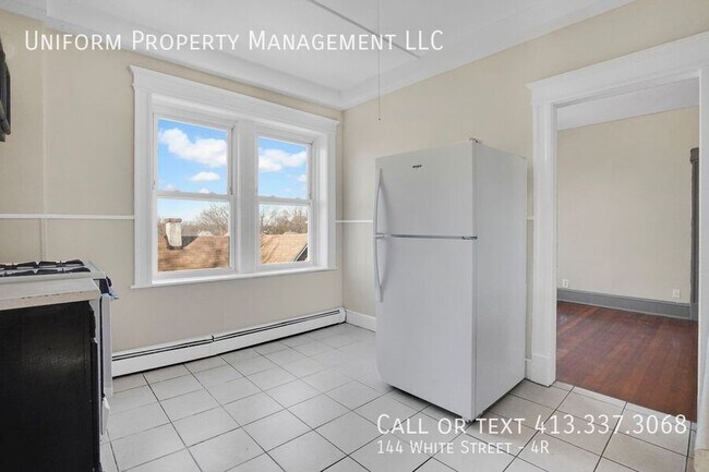 Building Photo - 144 White St