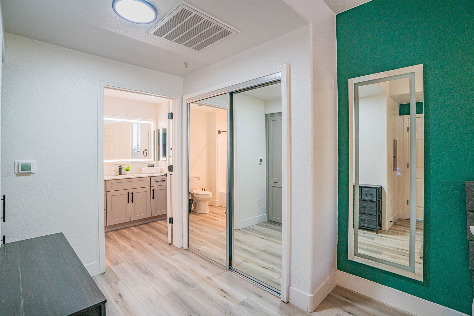 Building Photo - 6610 N 93rd Ave