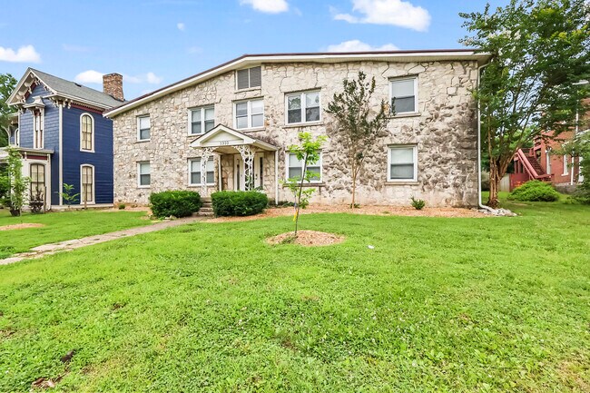 Primary Photo - 1310 State St