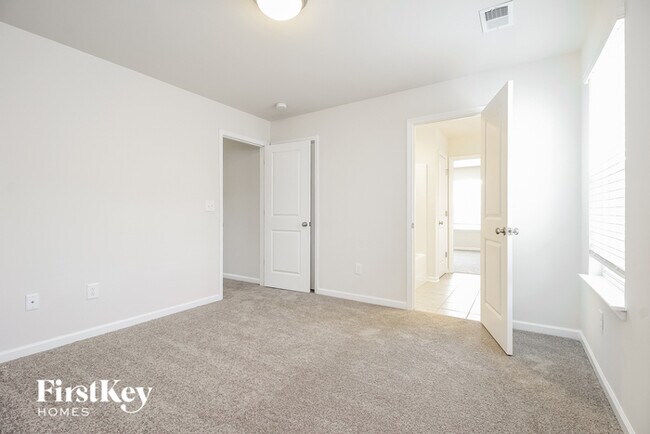 Building Photo - 601 Carronade Ct