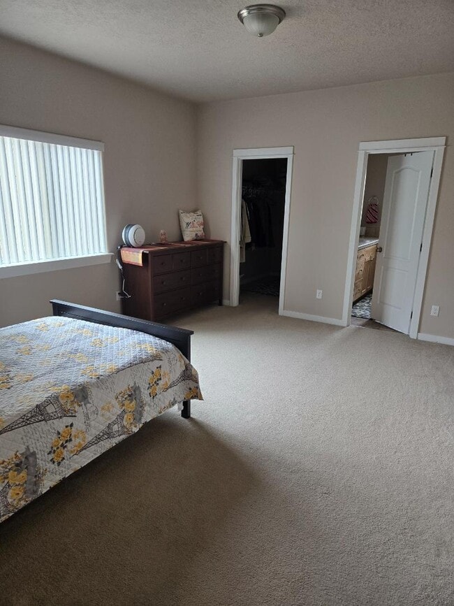 Building Photo - 873 Westview Dr
