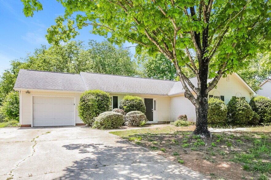 Building Photo - 104 Stapleton Way