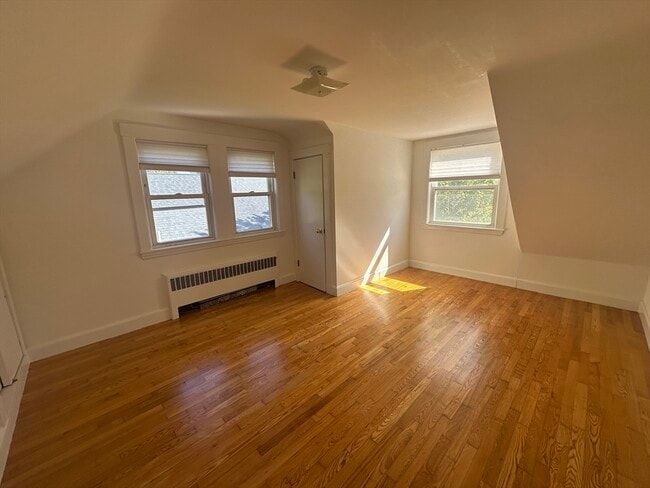 Building Photo - 206 Adams St