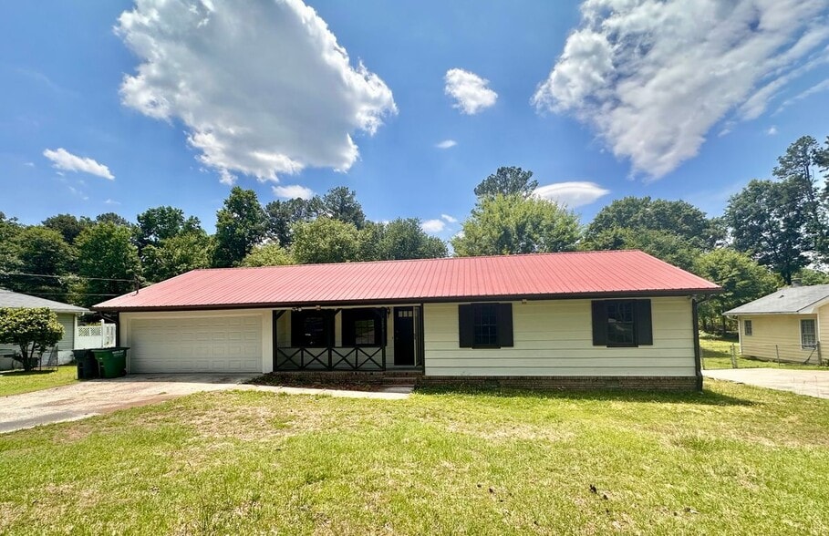 Building Photo - 2079 McDaniels Bridge Rd SW