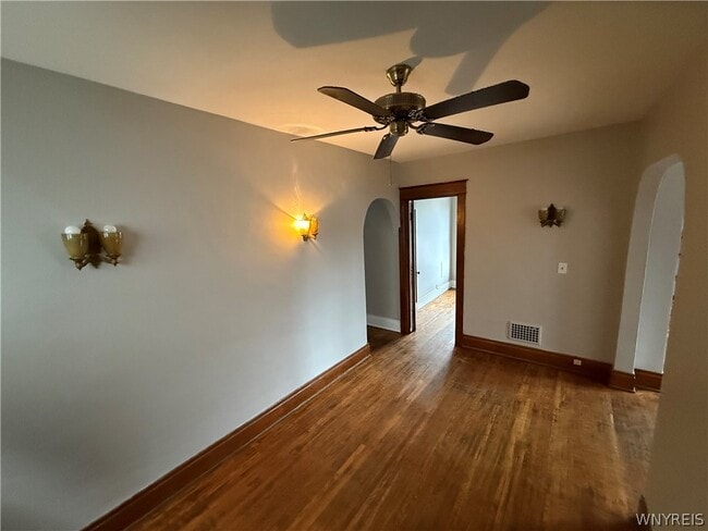 Building Photo - 319 Bryant St