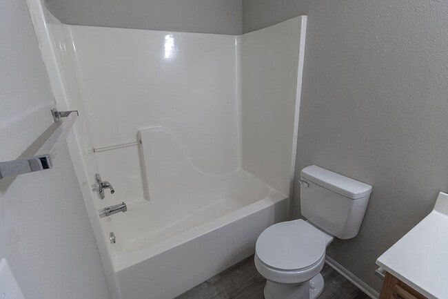 Building Photo - 5000 Derby Ridge Dr