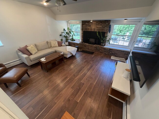 Building Photo - 74 Black Rock Rd