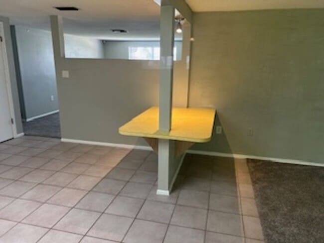 Building Photo - AVAILABLE NOW!!  Well maintained 2/2 in a ...