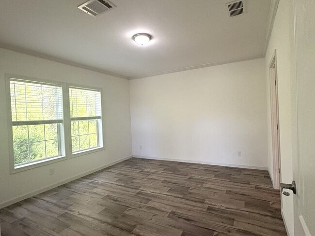 Building Photo - 34651 Robins Song Rd