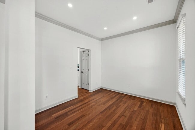 Building Photo - 1353 Black River Dr