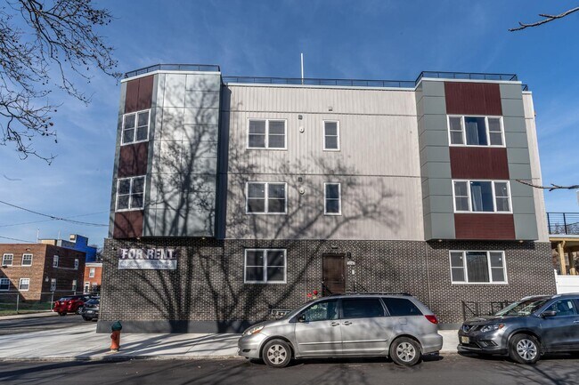 Building Photo - 2045 N College Ave