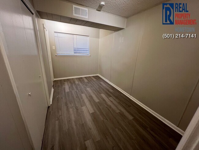 Building Photo - 6901 Archwood Dr