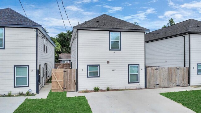 Building Photo - 6617 Bacher St