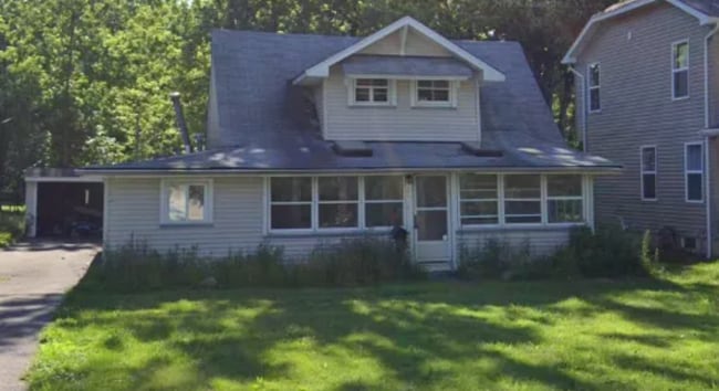 Building Photo - 295 E 238th St