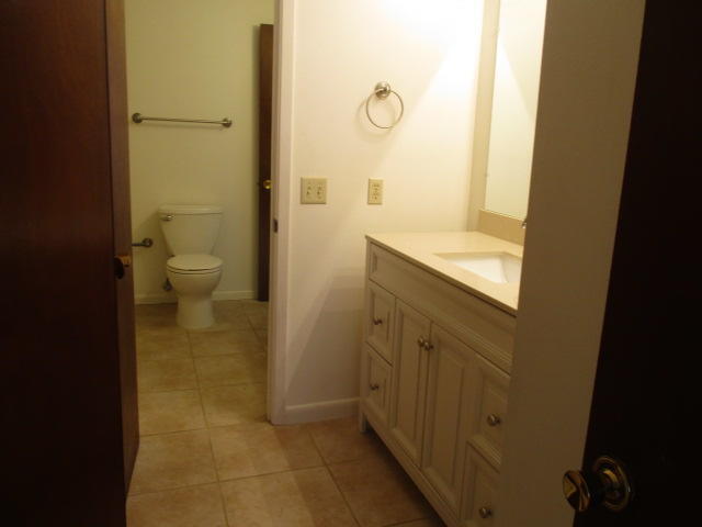 Building Photo - 206 Ann Cir