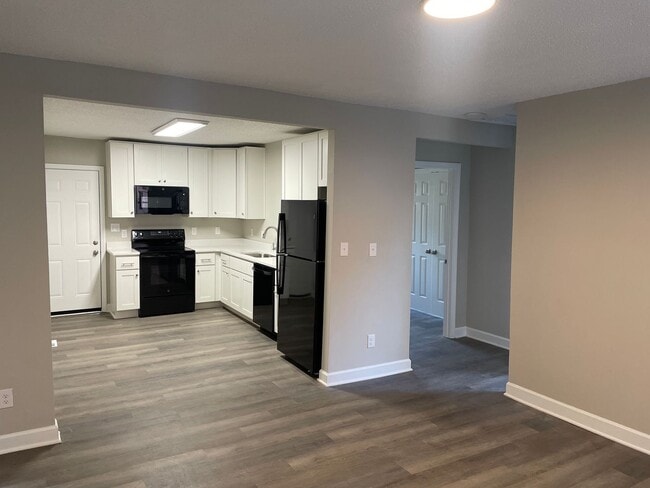 Building Photo - 645 W Northwest Blvd