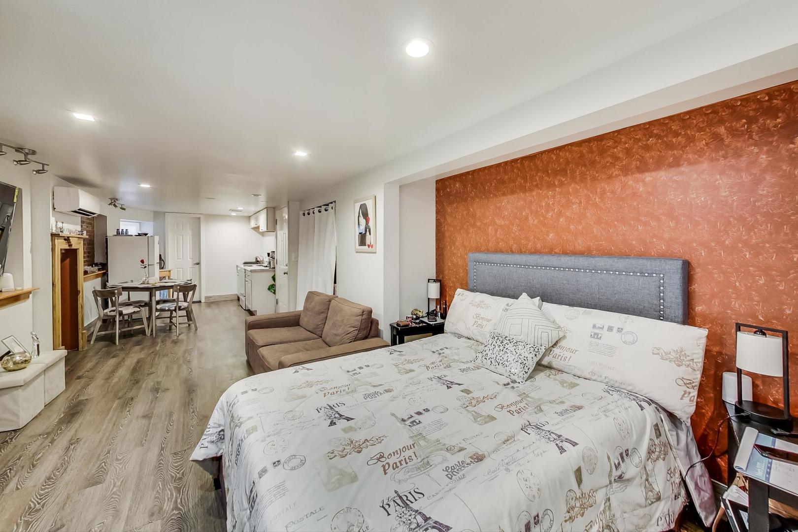 Building Photo - 1039 N Lawndale Ave