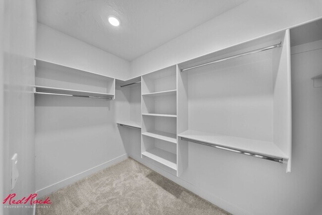 Building Photo - NEW 3 Bedroom Townhome in Washington!