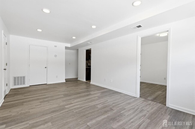 Building Photo - 125 College Dr