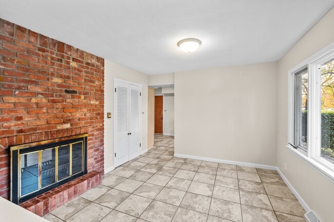 Building Photo - 3735 Heatherdowns Blvd