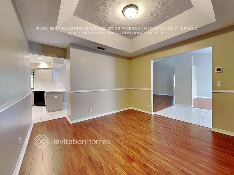 Building Photo - 13427 Kingsbury Dr