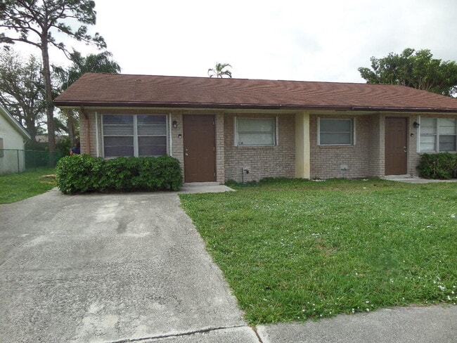 Primary Photo - 9145 E Highland Pines Blvd