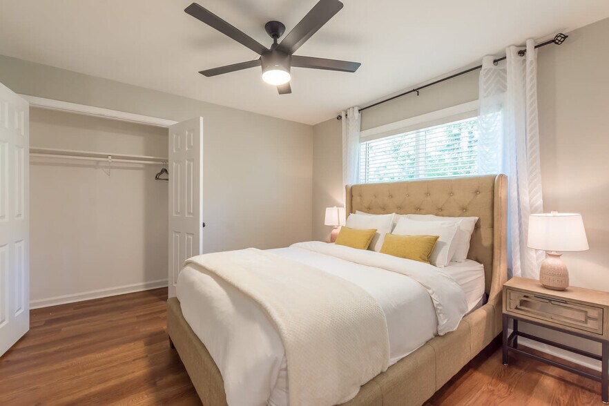 Building Photo - 455 Cove Dr NE