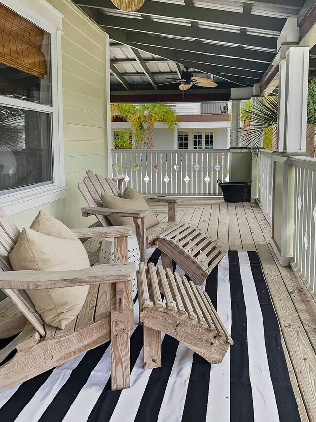 Building Photo - 50% off first months rent.  Open 3 bedroom...