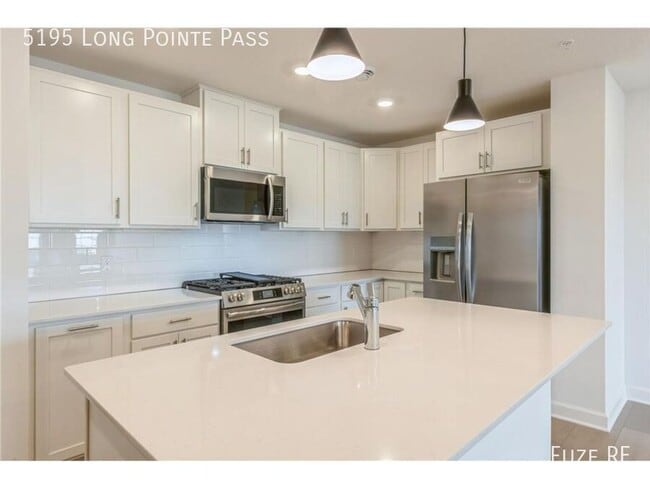 Building Photo - 5195 Long Pointe Pass