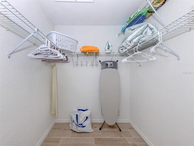 Building Photo - 26333 Nadir Rd