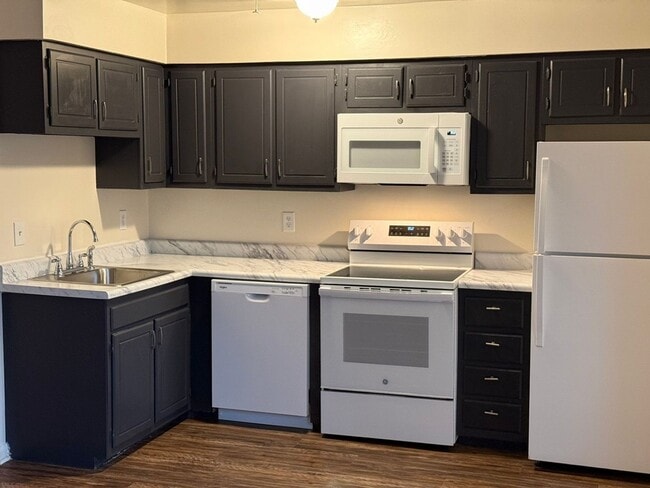 Building Photo - 2023 Belle Terra Rd