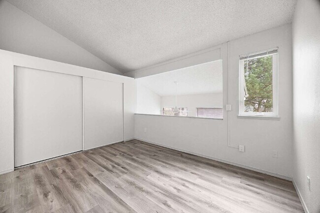 Building Photo - **NO SHOWINGS, APPLICATION HAS BEEN RECEIVED** $1795.00. One-Bedroom, and a 2nd Open Loft style r...