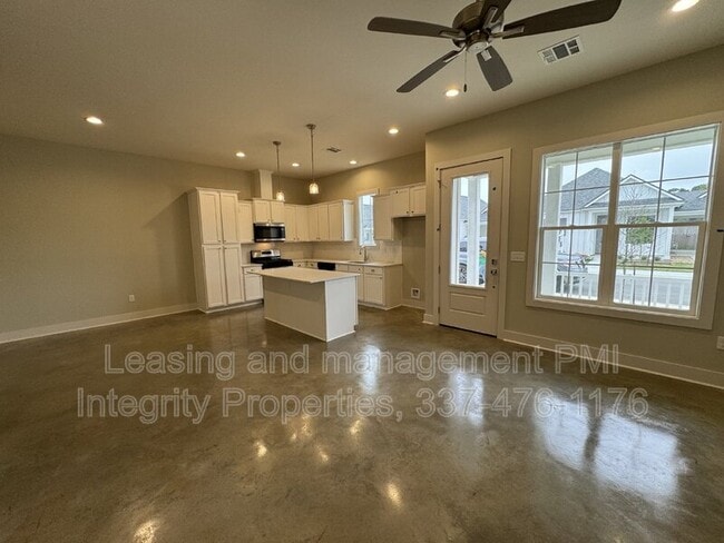Building Photo - 106 Satsuma Dr