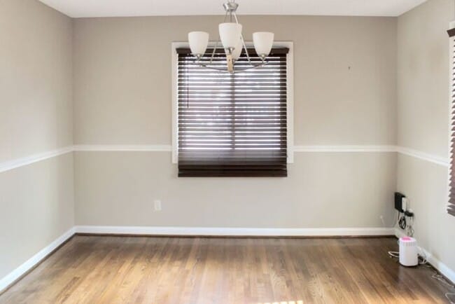 Building Photo - Charming Corner Lot Brick Home With 3-Bedr...