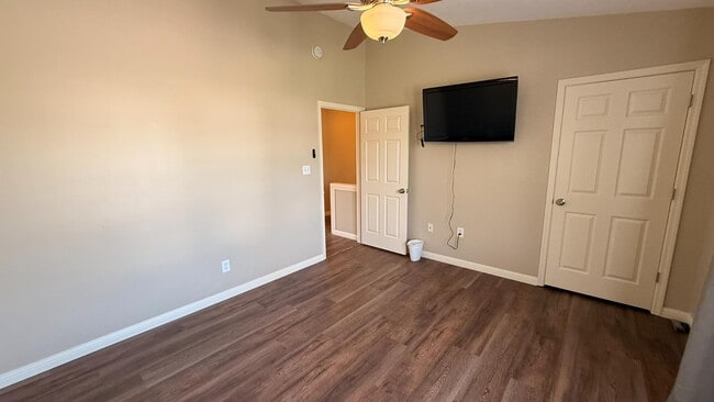 Building Photo - 266 Bradford Square