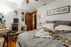 Building Photo - 1019 W Oakdale Ave