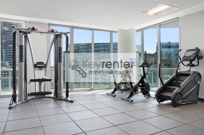 Building Photo - 400 Central Ave