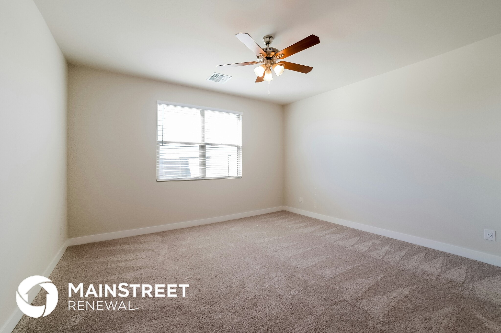 Building Photo - 8712 S 69th Dr