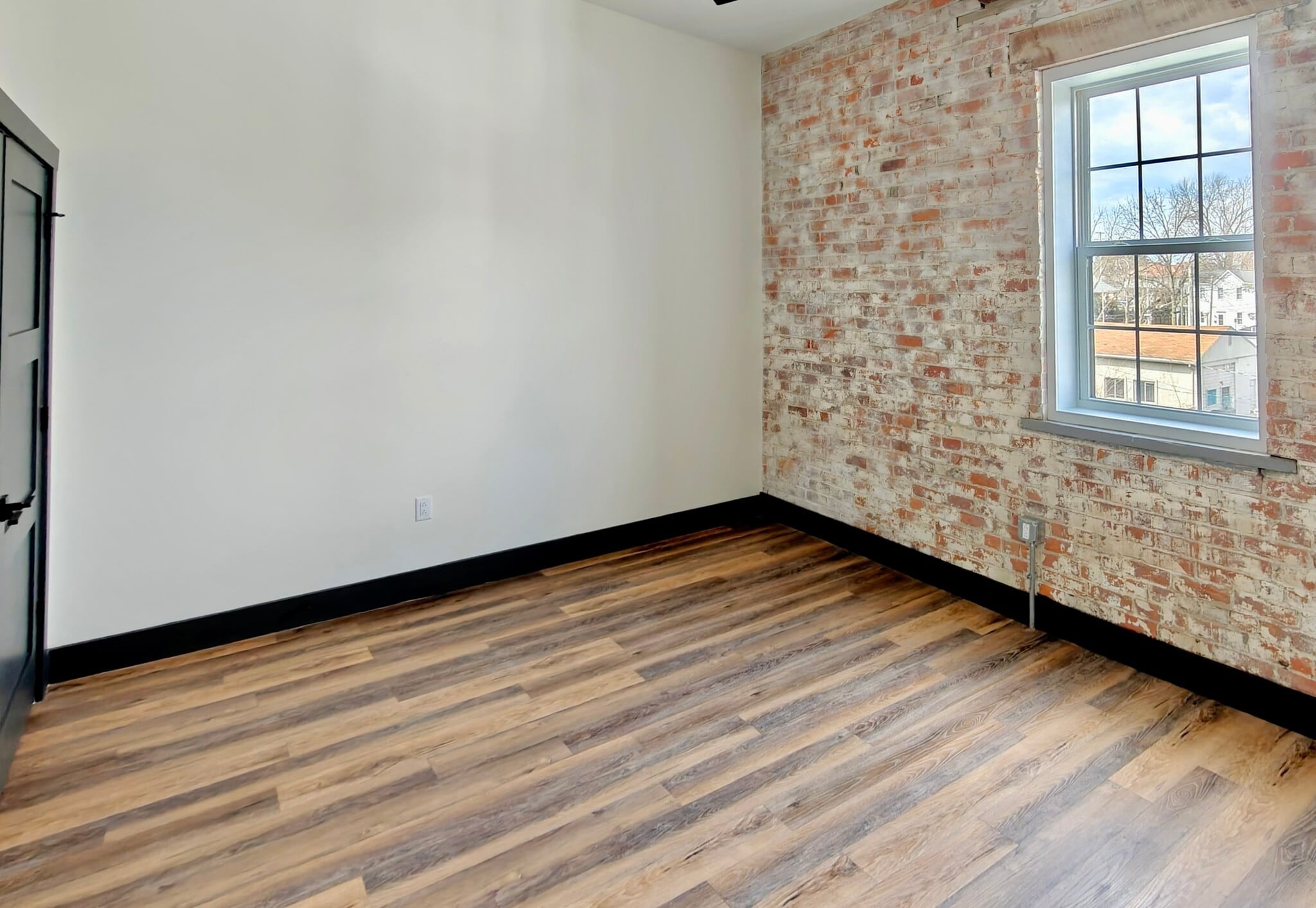 Second bedroom - 101 W Broadway St