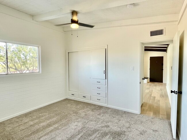 Building Photo - 37830 Linda Dr