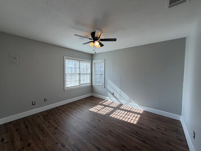 Building Photo - Beautiful Newly Updated Home in Tech Terrace