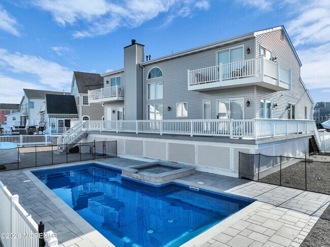 Building Photo - 3330 Windsor Ave