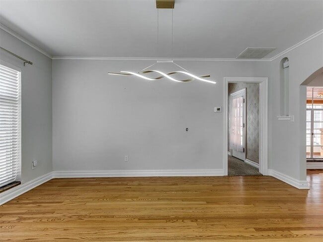 Building Photo - 2933 Cummings Dr