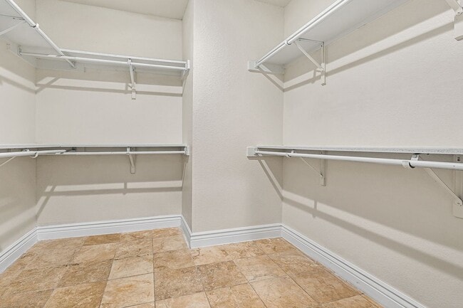 Building Photo - 9130 Windgarden Cir