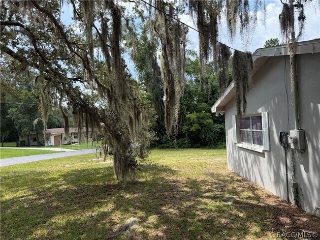 Building Photo - 1405 Eden Dr