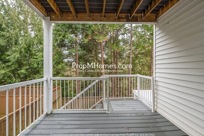 Building Photo - Spacious Three Bedroom Home on Bull Mountain - Gated Street!