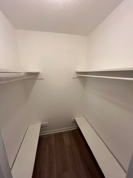 Building Photo - 5255 Greenwood Ter