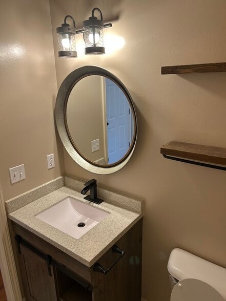 Building Photo - 22674 Woodcreek Dr